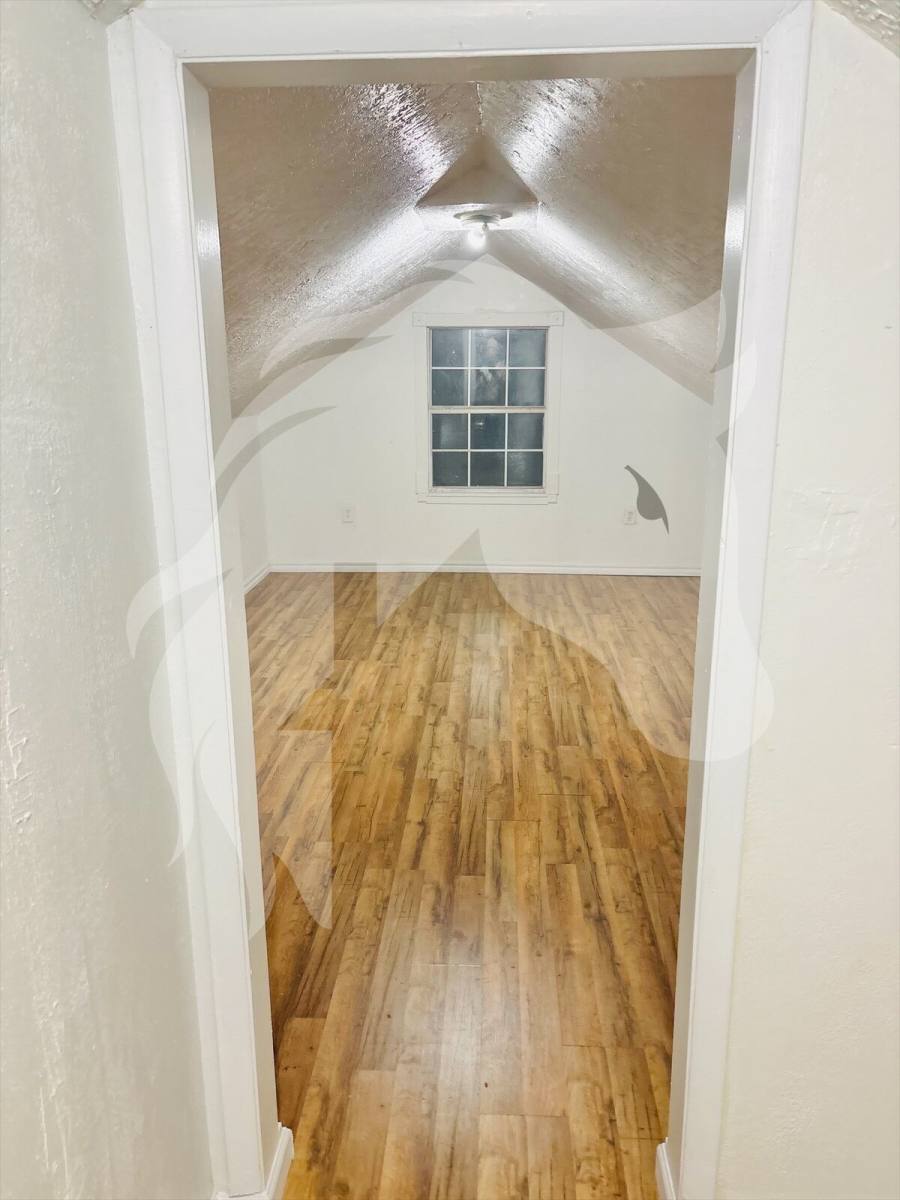 House for rent at 708 SE 2nd St, Lindsay, OK 73052