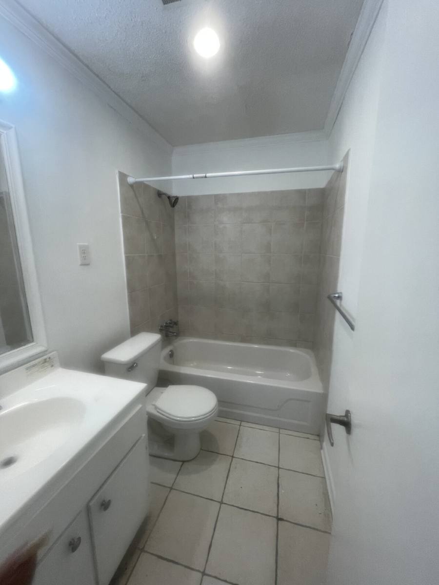 House for rent at 3967 Grahamdale Circle #B, Memphis, TN 38122