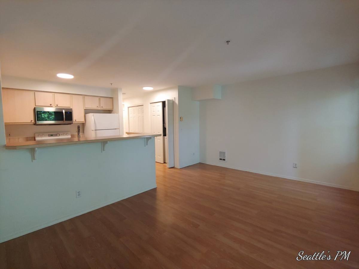Apartment for rent at 600 N 85th St #305, Seattle, WA 98103