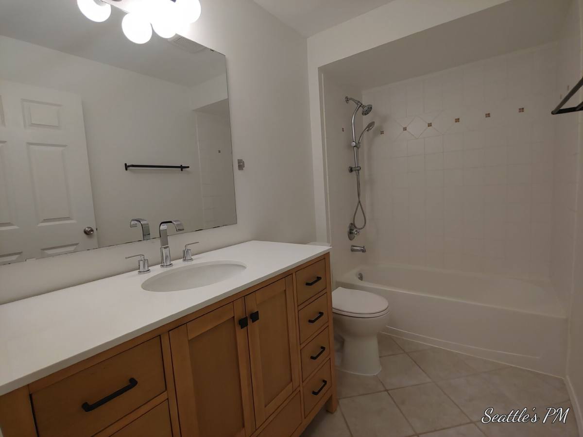 Apartment for rent at 600 N 85th St #305, Seattle, WA 98103