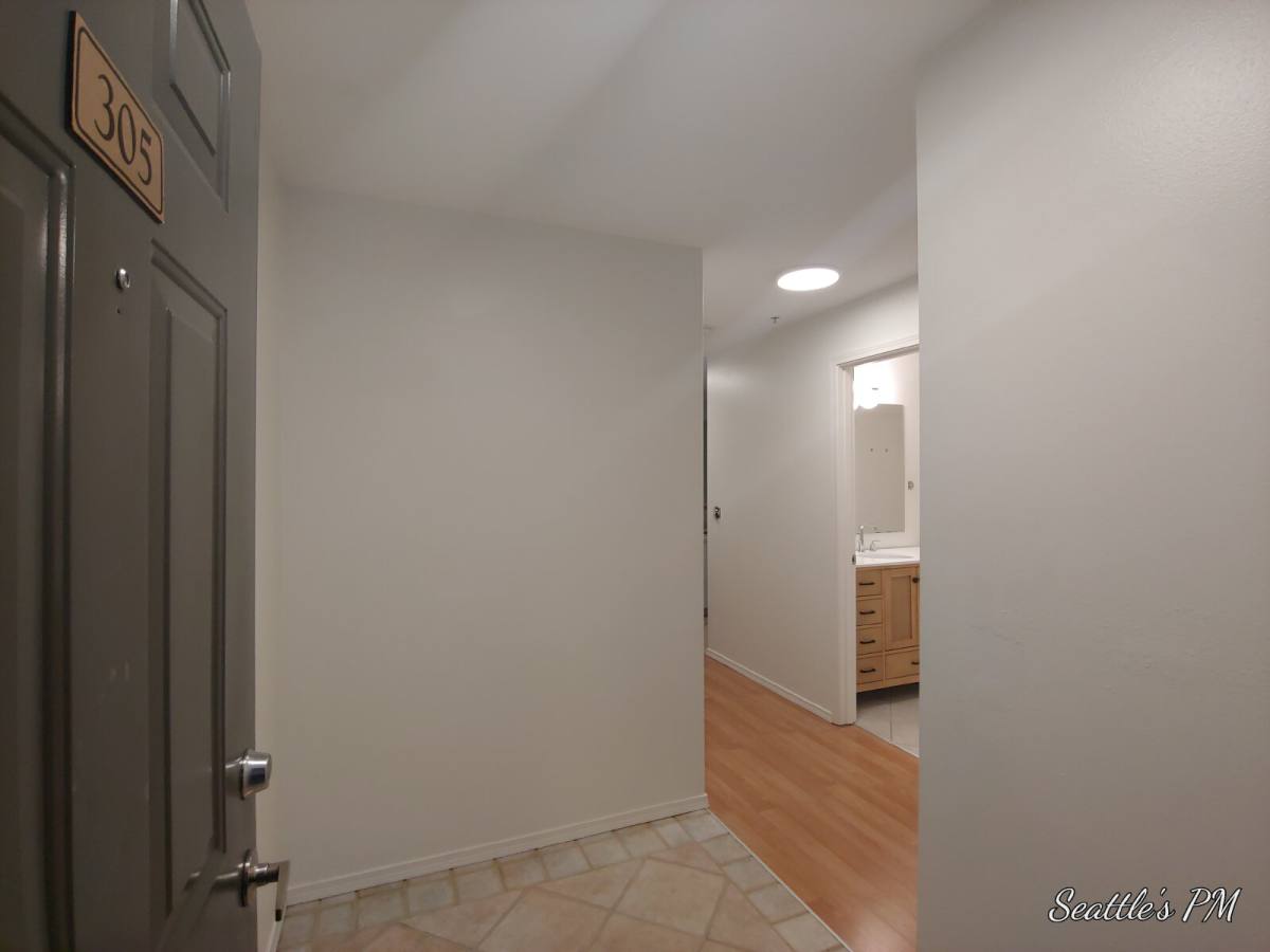 Apartment for rent at 600 N 85th St #305, Seattle, WA 98103