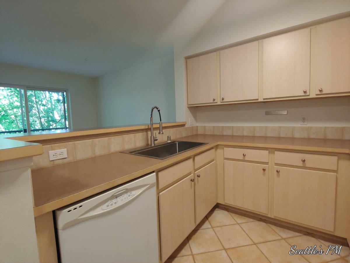 Apartment for rent at 600 N 85th St #305, Seattle, WA 98103