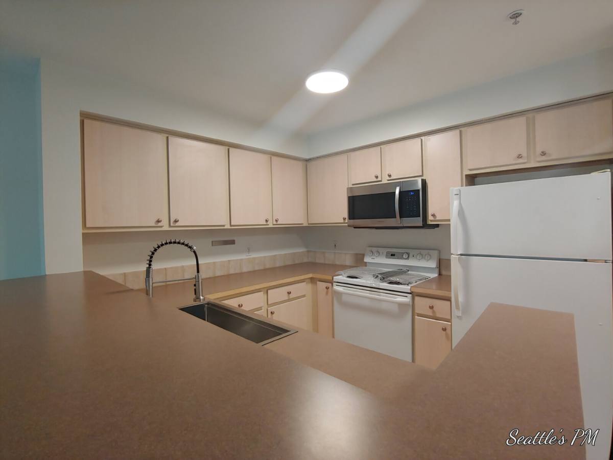 Apartment for rent at 600 N 85th St #305, Seattle, WA 98103