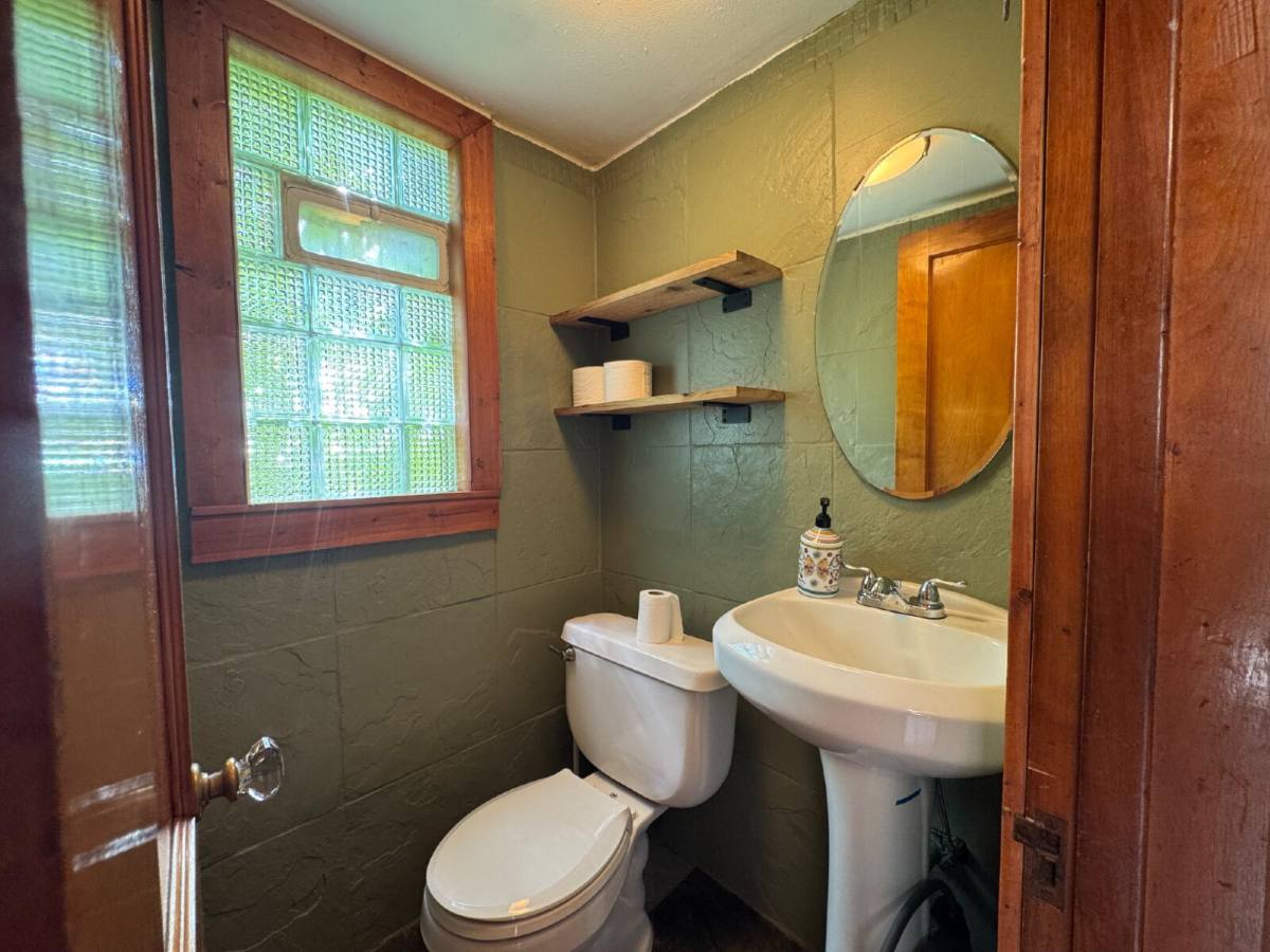 House for rent at 1504 Queen Ave N, Minneapolis, MN 55411