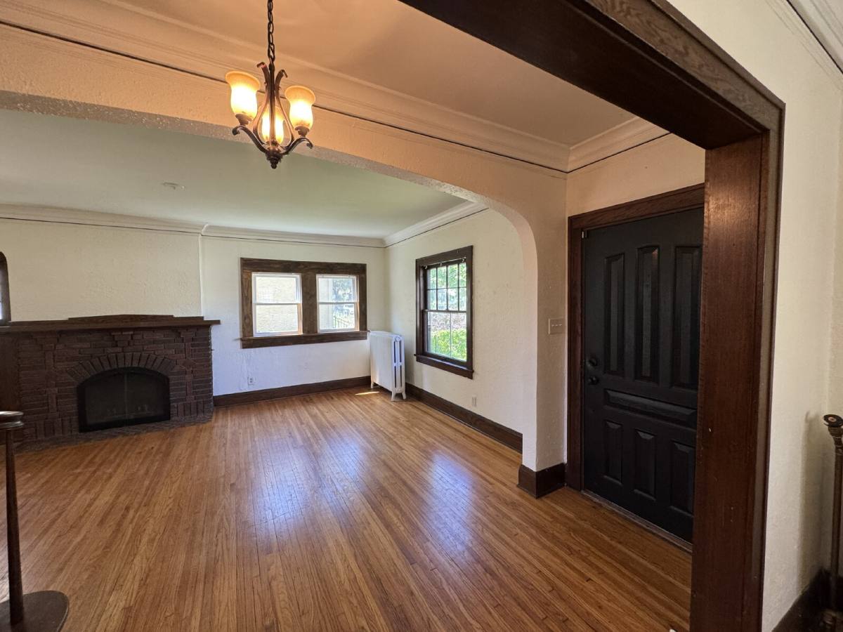 House for rent at 1504 Queen Ave N, Minneapolis, MN 55411