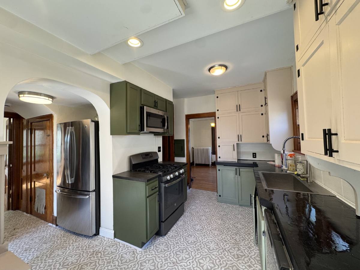 House for rent at 1504 Queen Ave N, Minneapolis, MN 55411