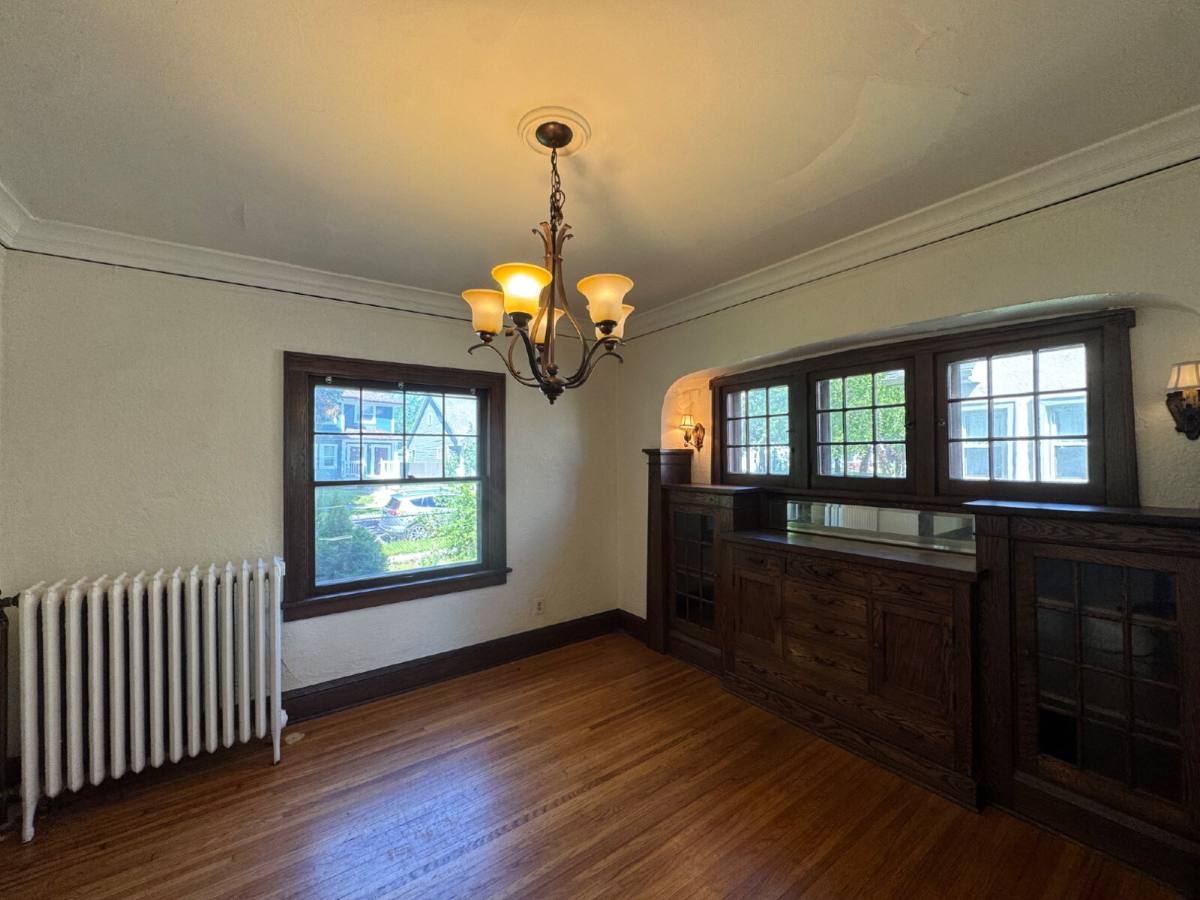 House for rent at 1504 Queen Ave N, Minneapolis, MN 55411