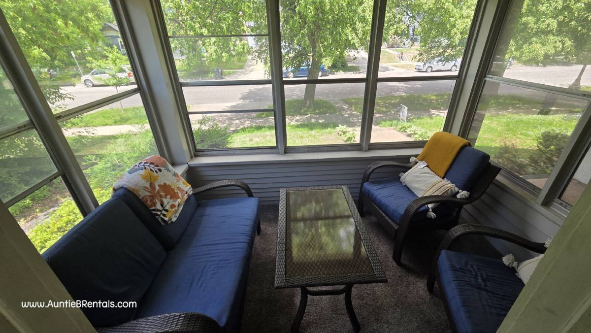 Apartment for rent at 1606 Hewitt Ave, Saint Paul, MN 55104