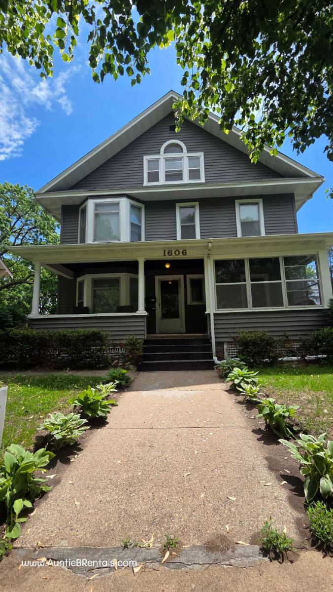 Apartment for rent at 1606 Hewitt Ave, Saint Paul, MN 55104