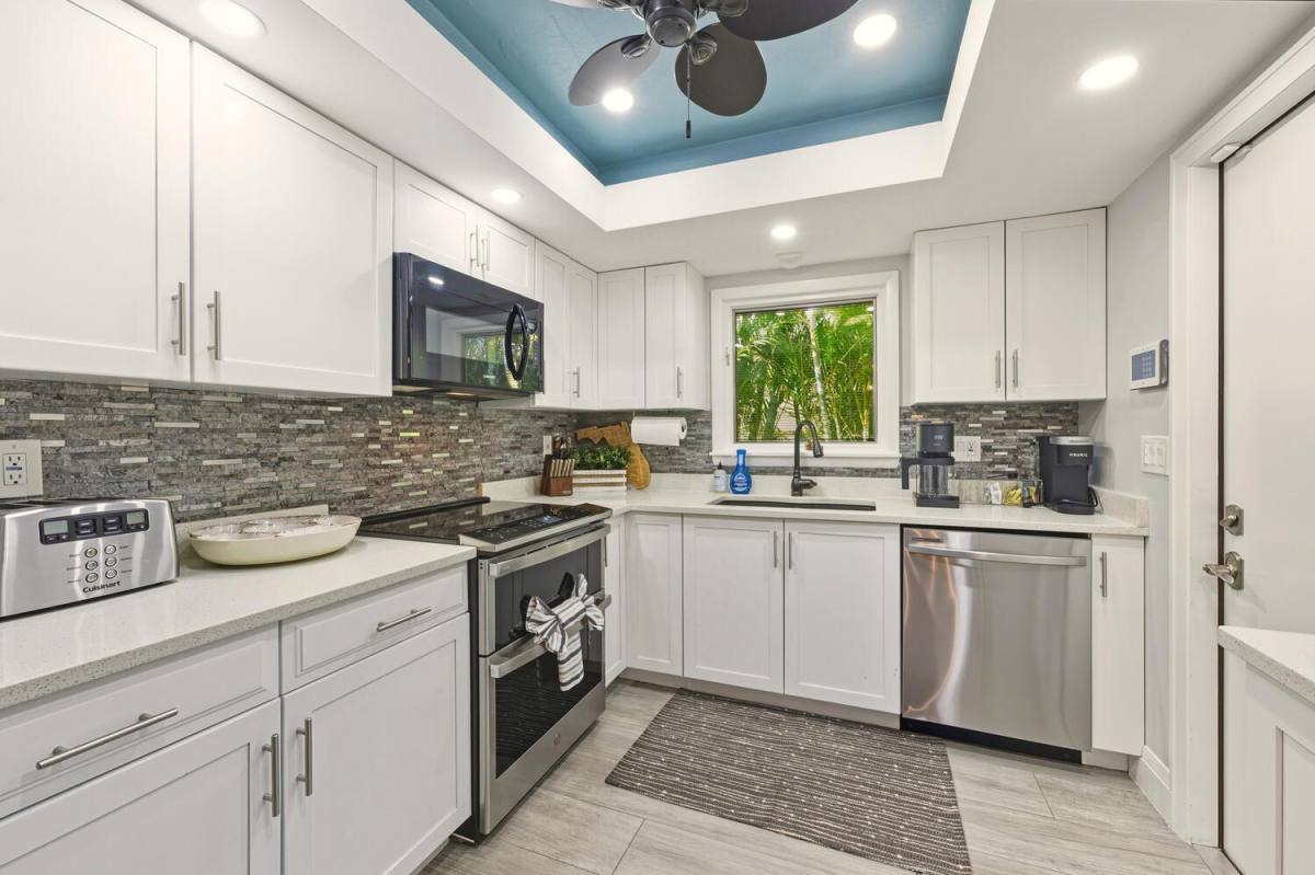 House for rent at 530 108th Ave N, Naples, FL 34108