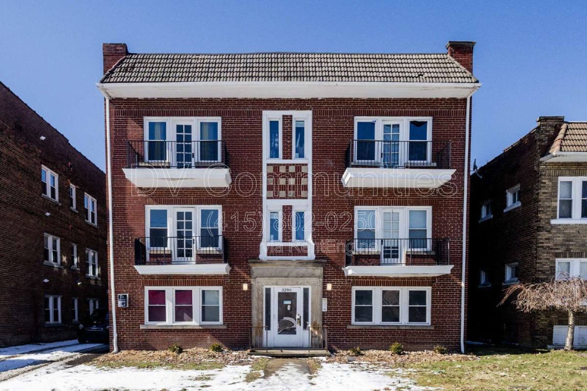 Apartment for rent at 3296 E 149th St, Cleveland, OH 44120
