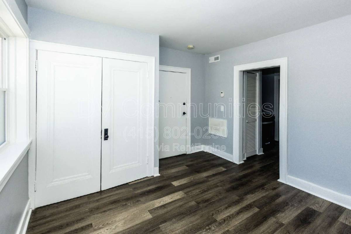 Apartment for rent at 3296 E 149th St, Cleveland, OH 44120