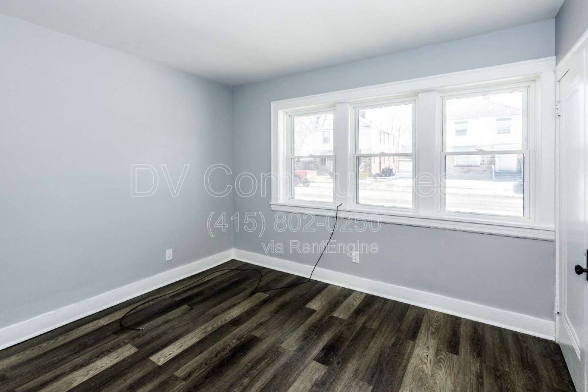 Apartment for rent at 3296 E 149th St, Cleveland, OH 44120