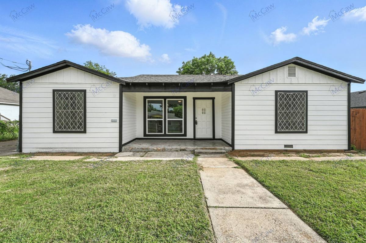 House for rent at 4929 Willie St, Fort Worth, TX 76105