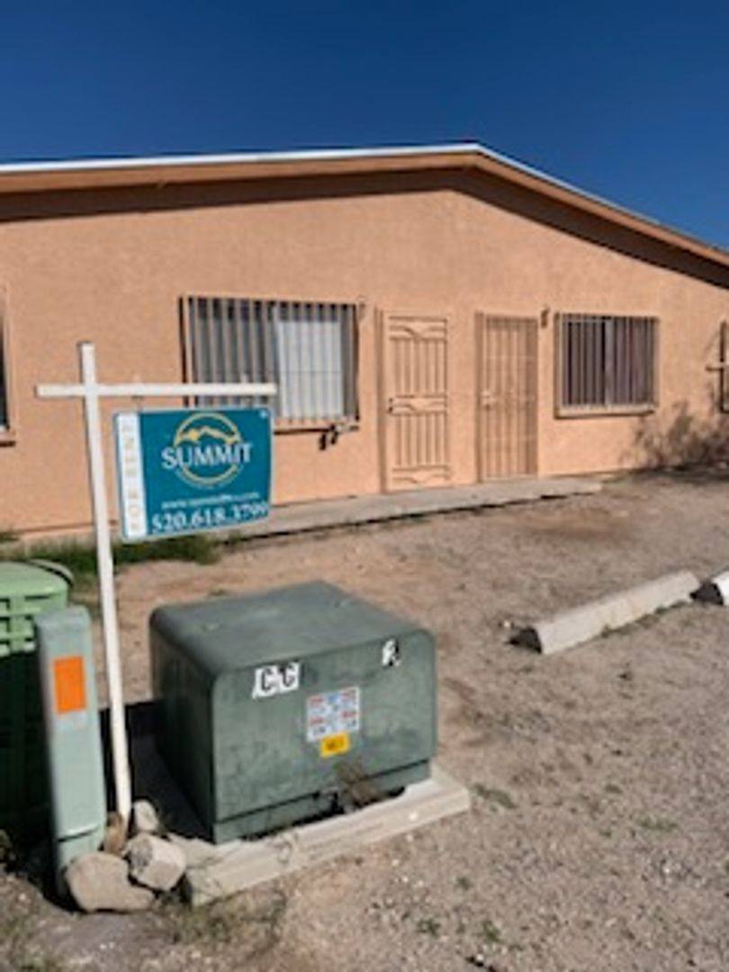 Apartment for rent at 379 E Thoroughbred St, Tucson, AZ 85706
