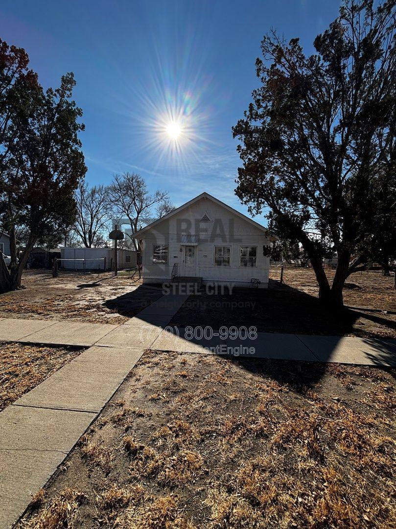 House for rent at 1938 E 6th St, Pueblo, CO 81001