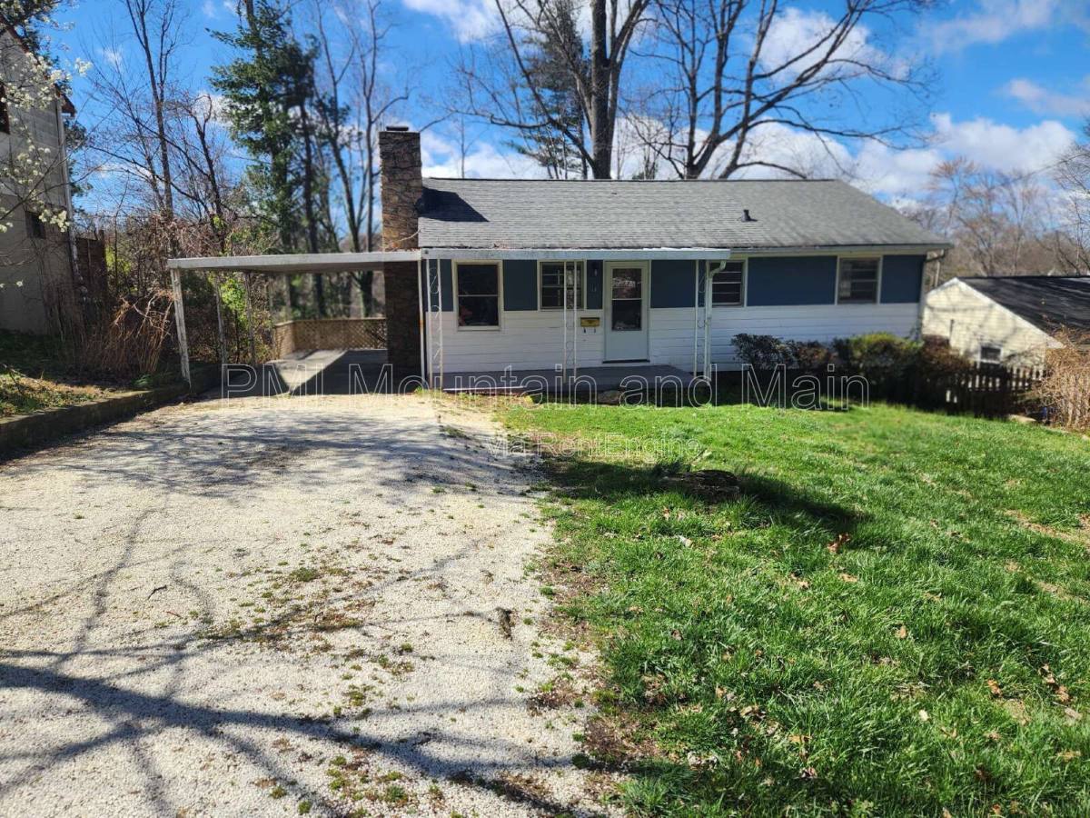 House for rent at 16 Belvedere Rd, Asheville, NC 28803