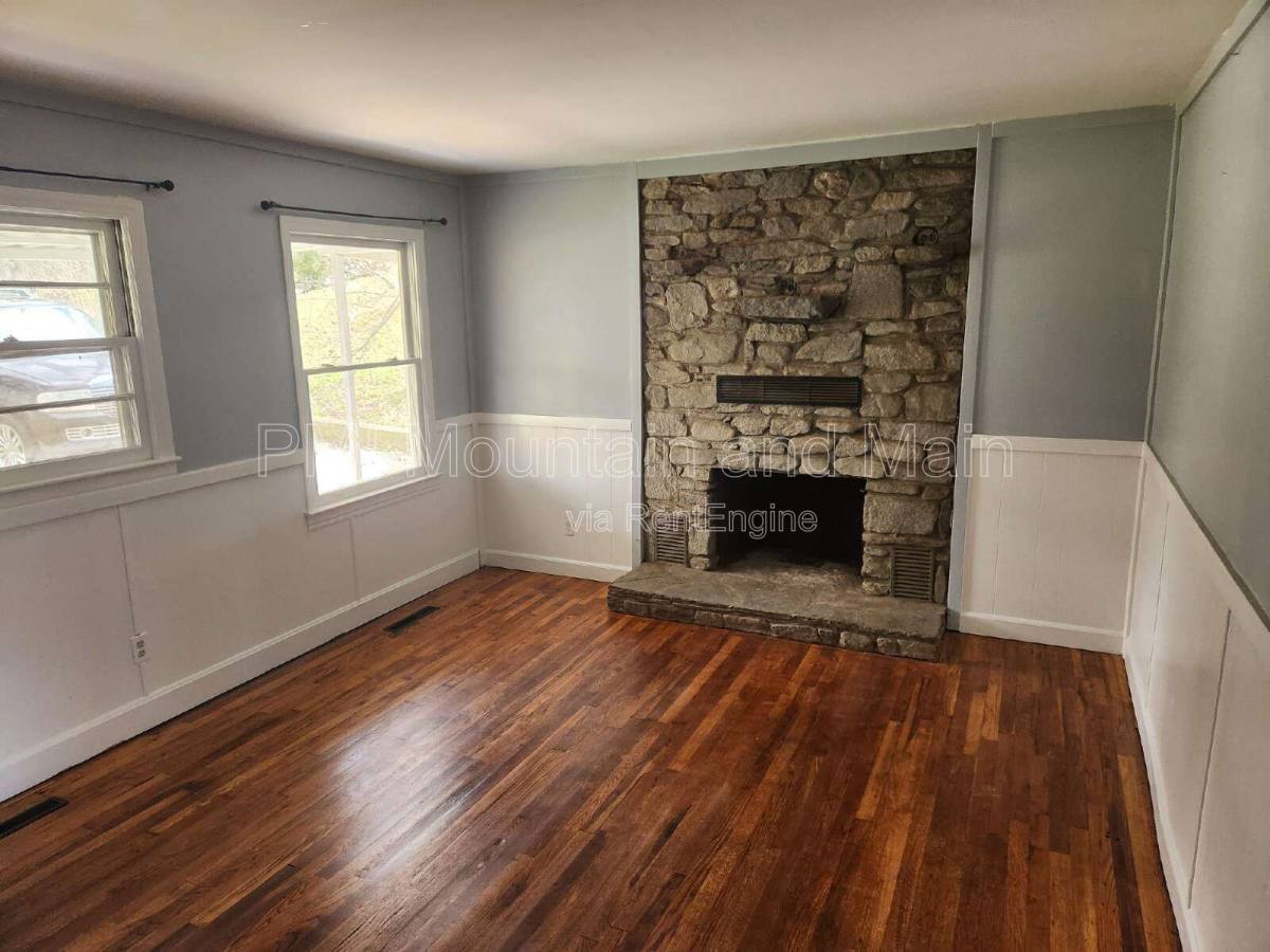 House for rent at 16 Belvedere Rd, Asheville, NC 28803