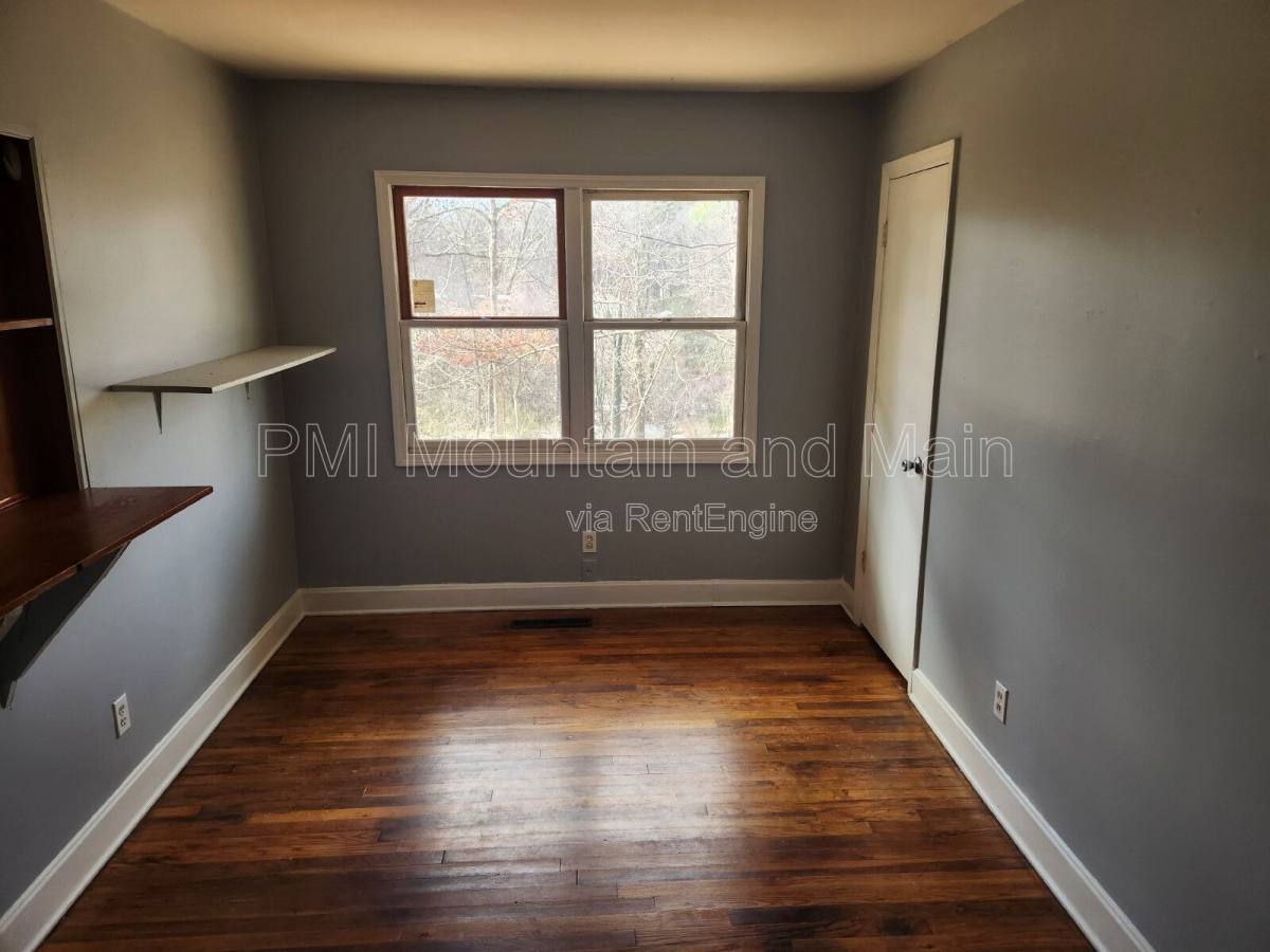 House for rent at 16 Belvedere Rd, Asheville, NC 28803