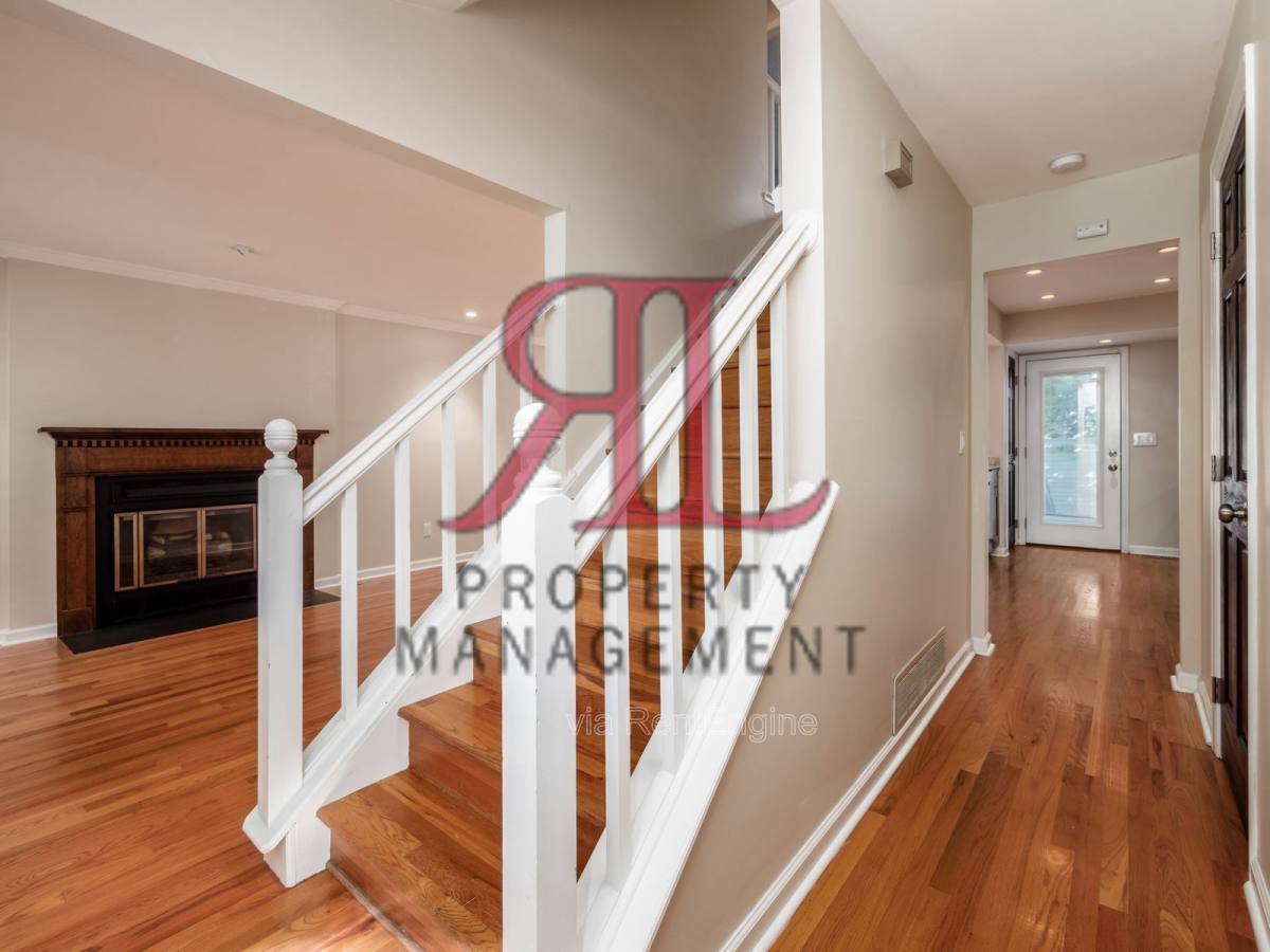 Apartment for rent at 362 W 4th Ave, Columbus, OH 43201
