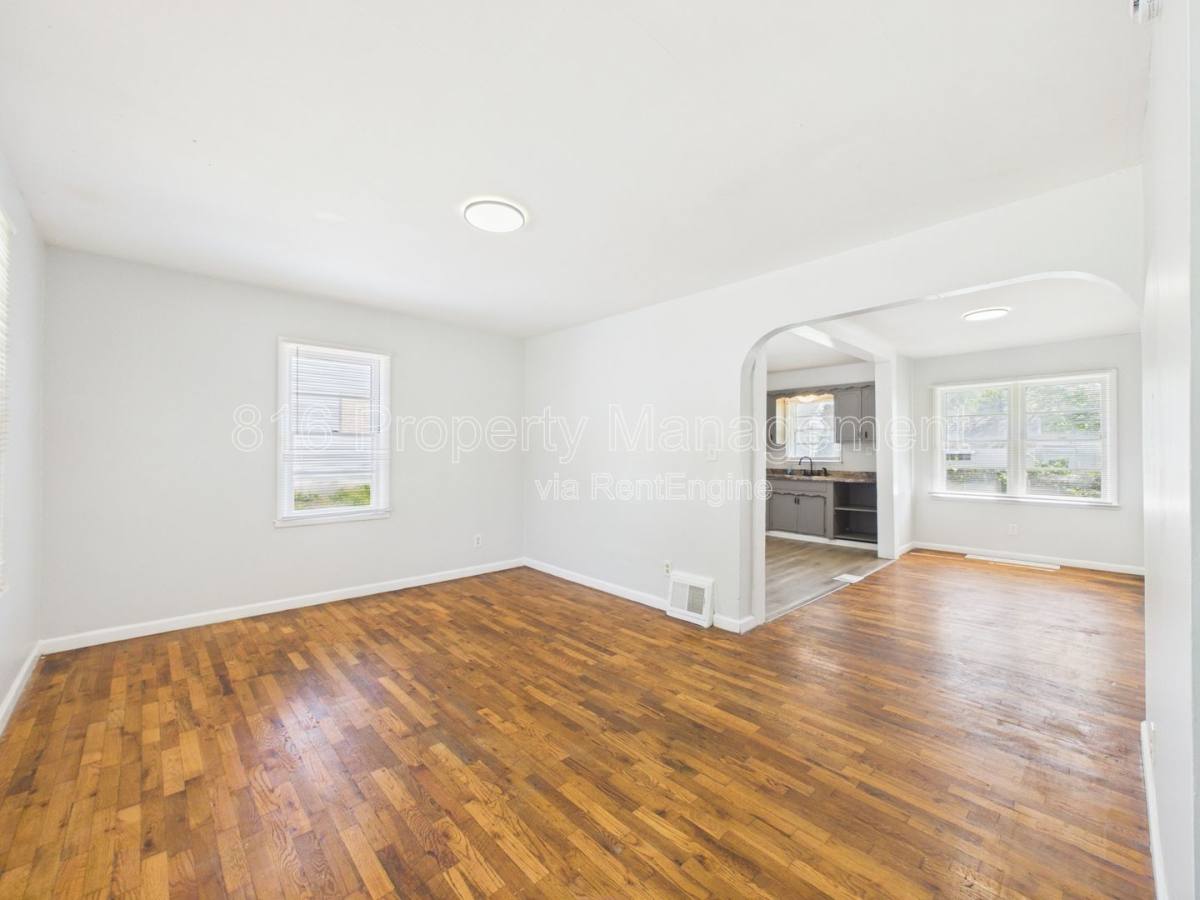 House for rent at 10323 E 20th St S, Independence, MO 64052