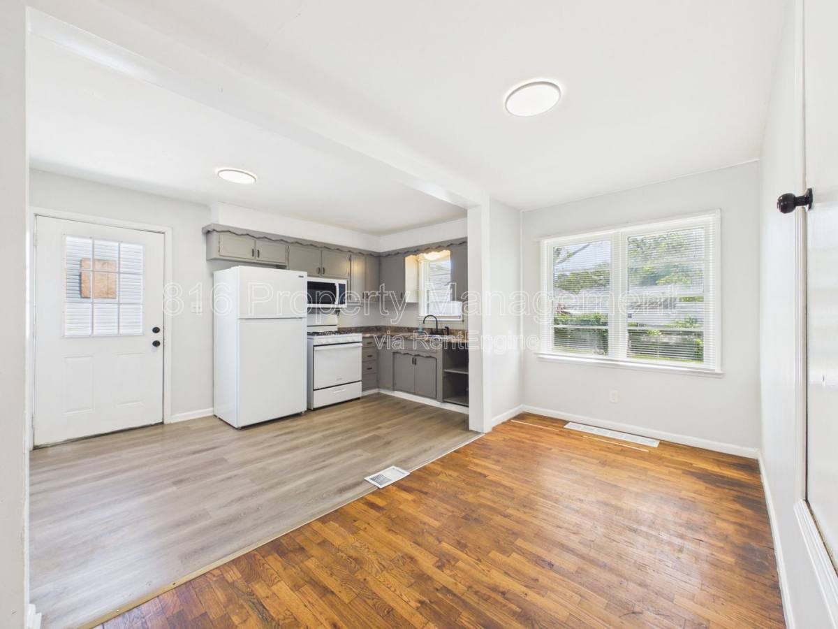 House for rent at 10323 E 20th St S, Independence, MO 64052