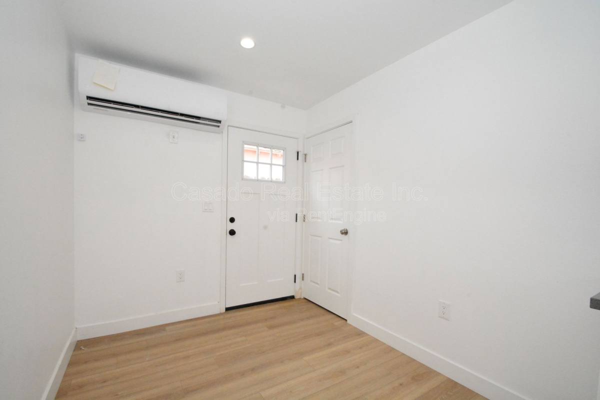 Apartment for rent at 134 E Market St, Long Beach, CA 90805