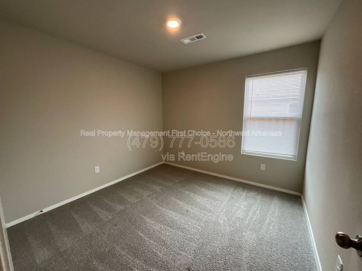 House for rent at 2608 S Silver St, Siloam Springs, AR 72761