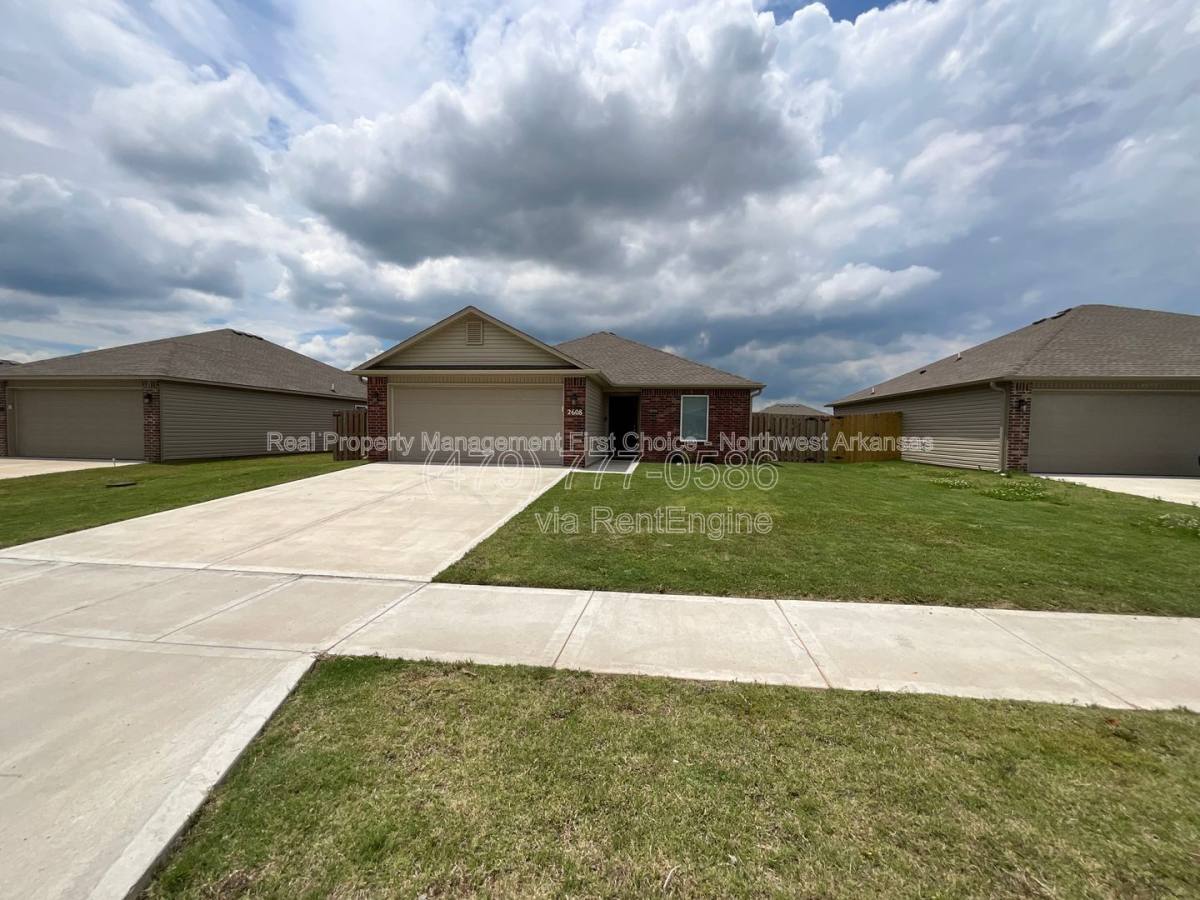House for rent at 2608 S Silver St, Siloam Springs, AR 72761