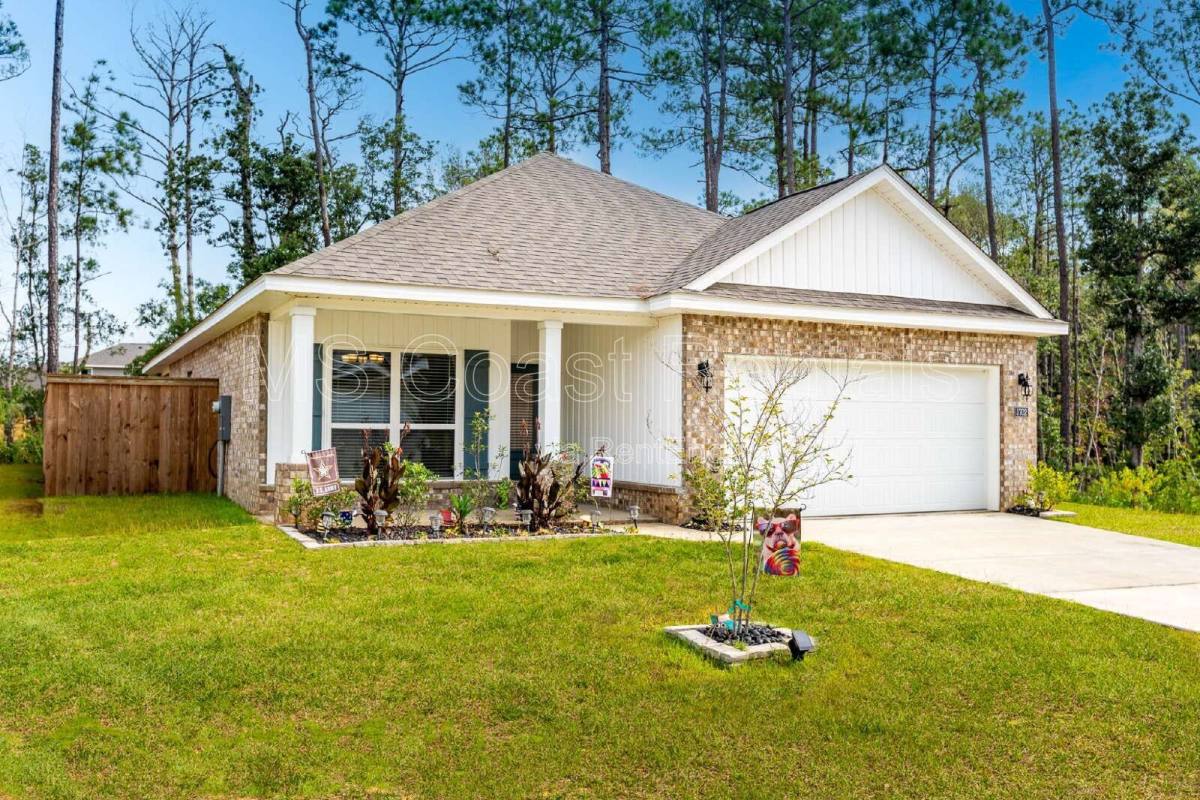 House for rent at 5702 Overland Dr, Biloxi, MS 39532