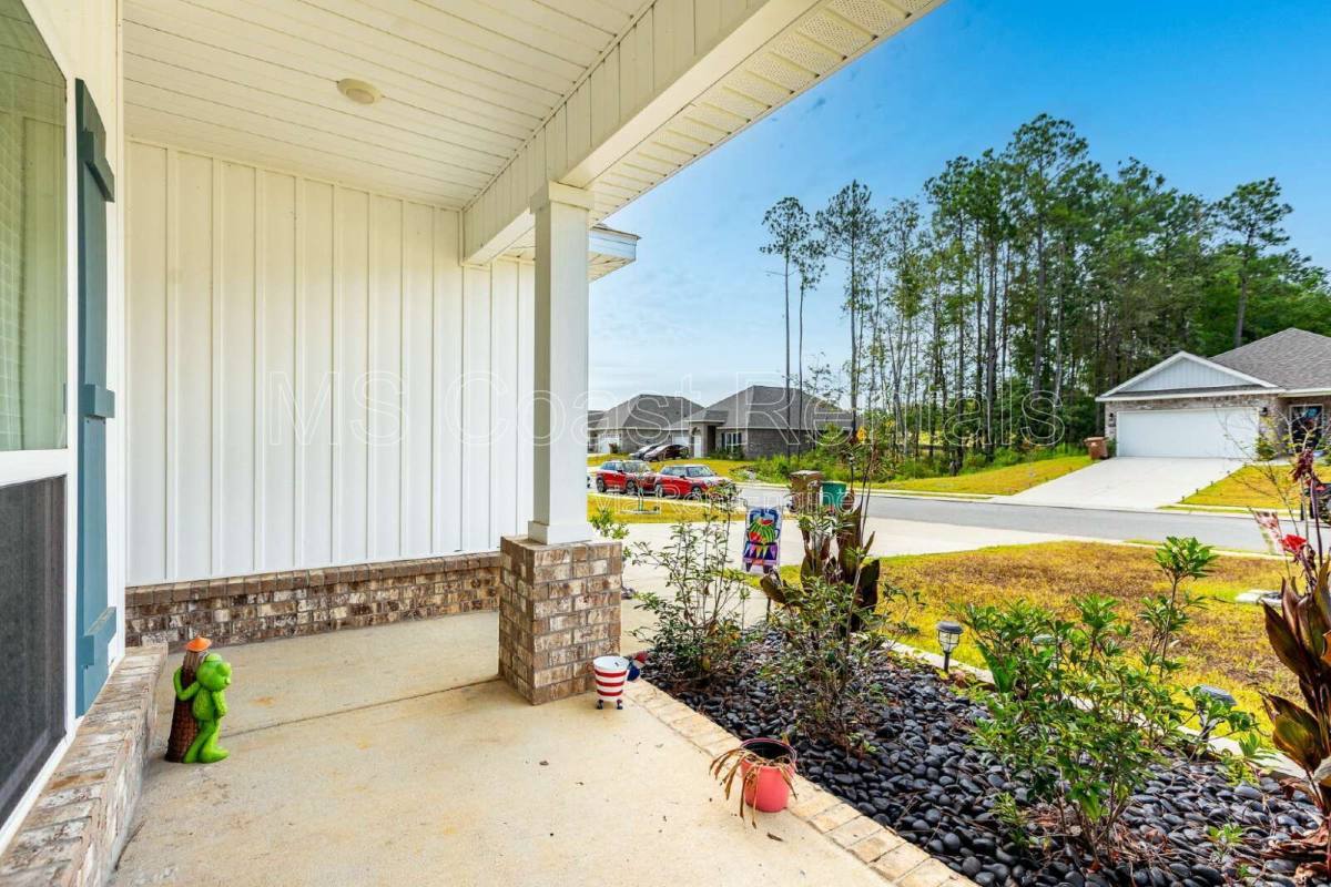 House for rent at 5702 Overland Dr, Biloxi, MS 39532