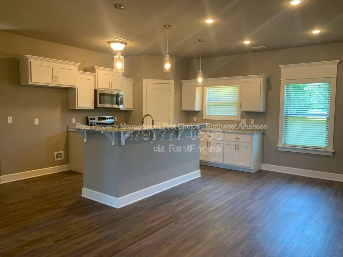 House for rent at 537 Buckboard Rd, West Fork, AR 72774