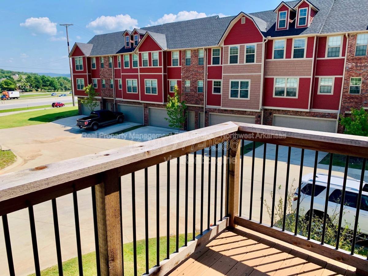 Condo for rent at 2770 W Cottonwillow Way, Fayetteville, AR 72704