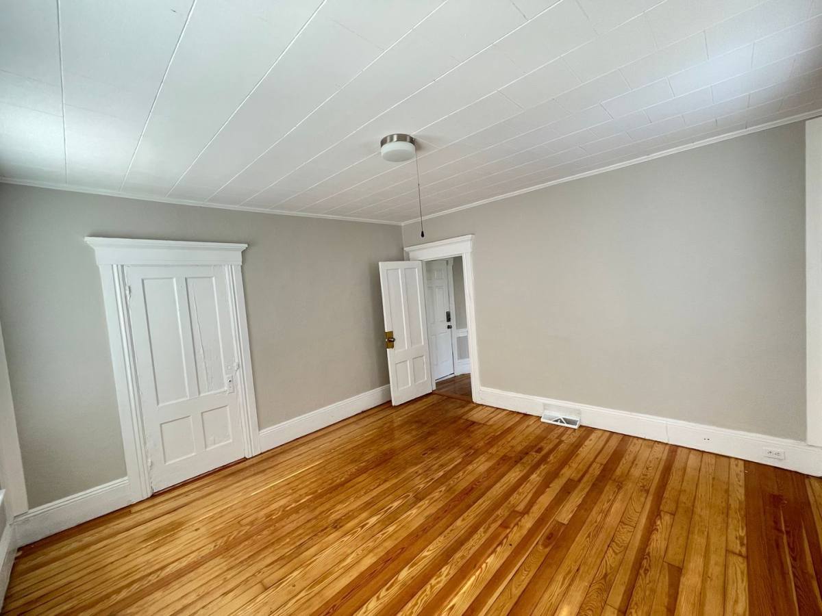 Apartment for rent at 336 Amherst St #1, Manchester, NH 03104