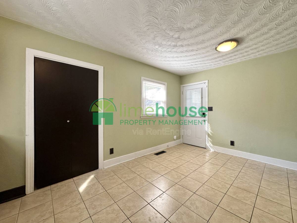 House for rent at 8107 Old Ocean View Rd, Norfolk, VA 23518