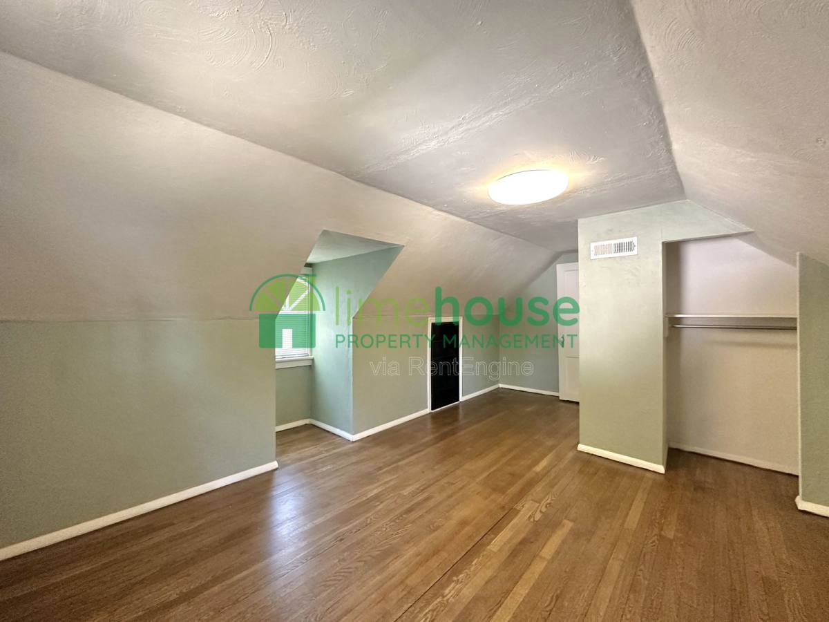 House for rent at 8107 Old Ocean View Rd, Norfolk, VA 23518