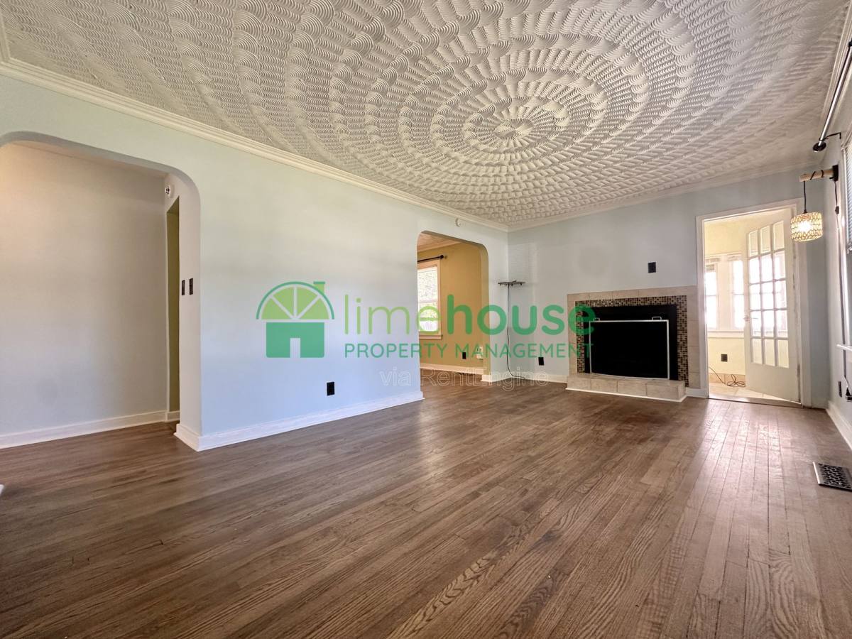 House for rent at 8107 Old Ocean View Rd, Norfolk, VA 23518