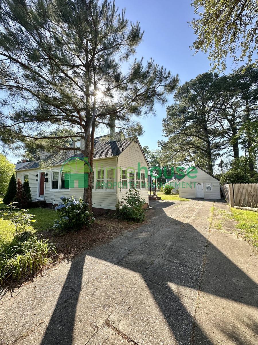 House for rent at 8107 Old Ocean View Rd, Norfolk, VA 23518