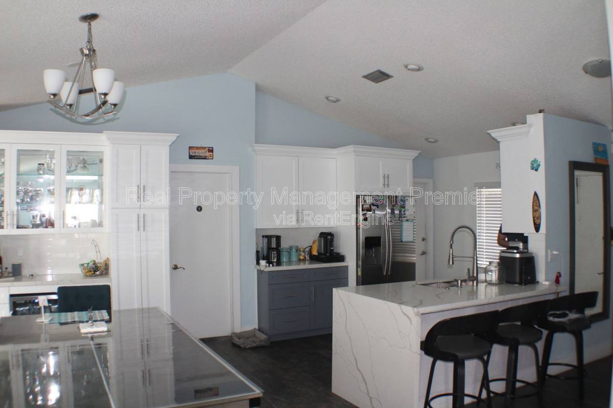 House for rent at 1317 SW 82nd Ave, Pompano Beach, FL 33068