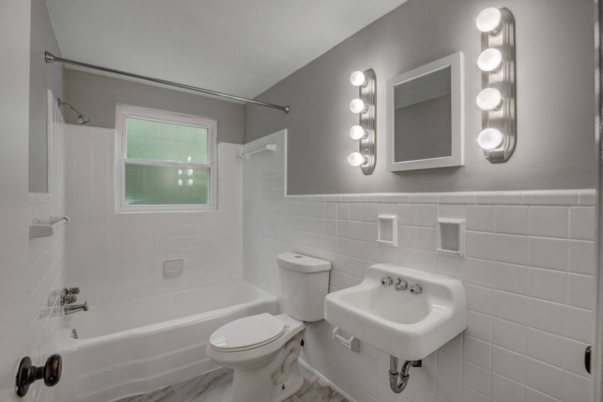Apartment for rent at 7 Arcadia Ave #1, Ft Mitchell, KY 41017