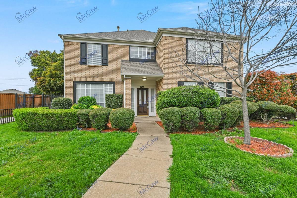 House for rent at 3211 Wessex Circle, Richardson, TX 75082