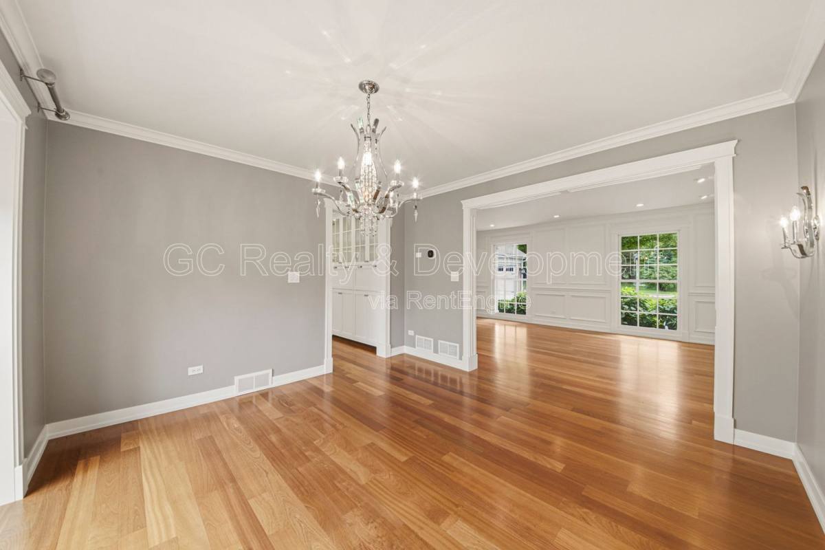 House for rent at 276 S Kenilworth Ave, Elmhurst, IL 60126
