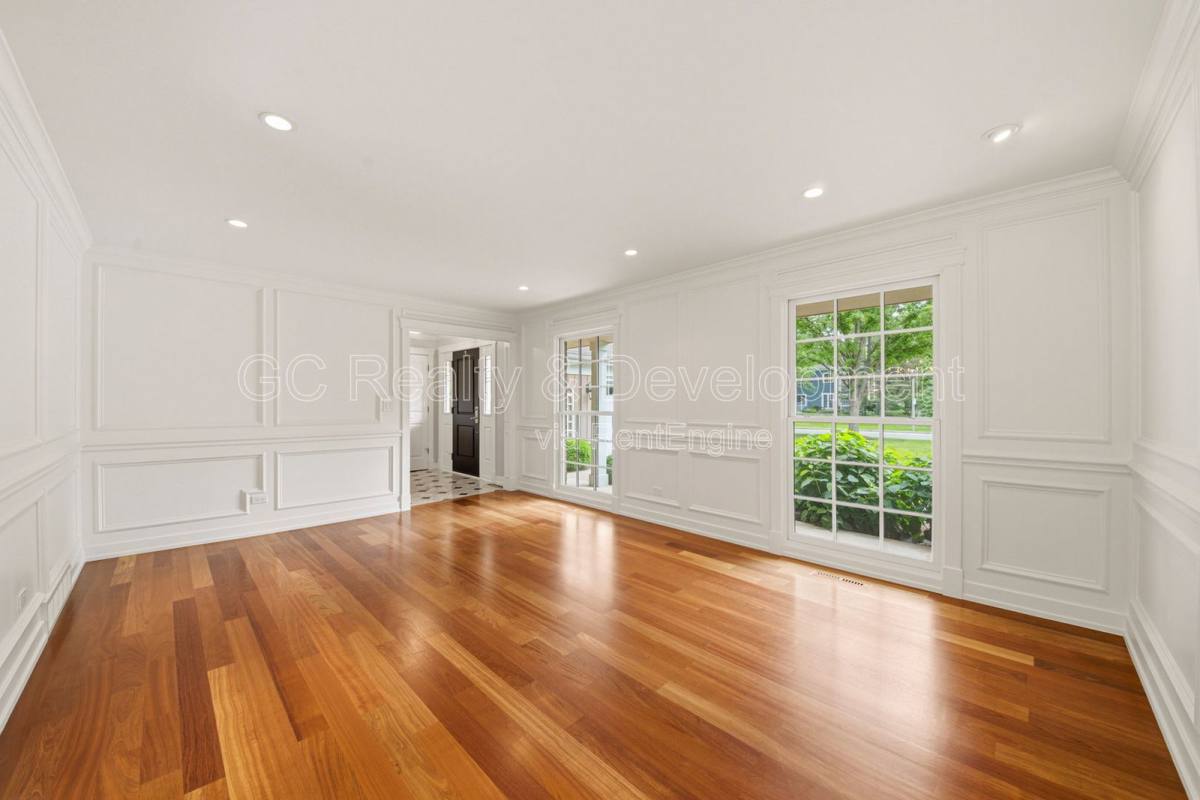 House for rent at 276 S Kenilworth Ave, Elmhurst, IL 60126