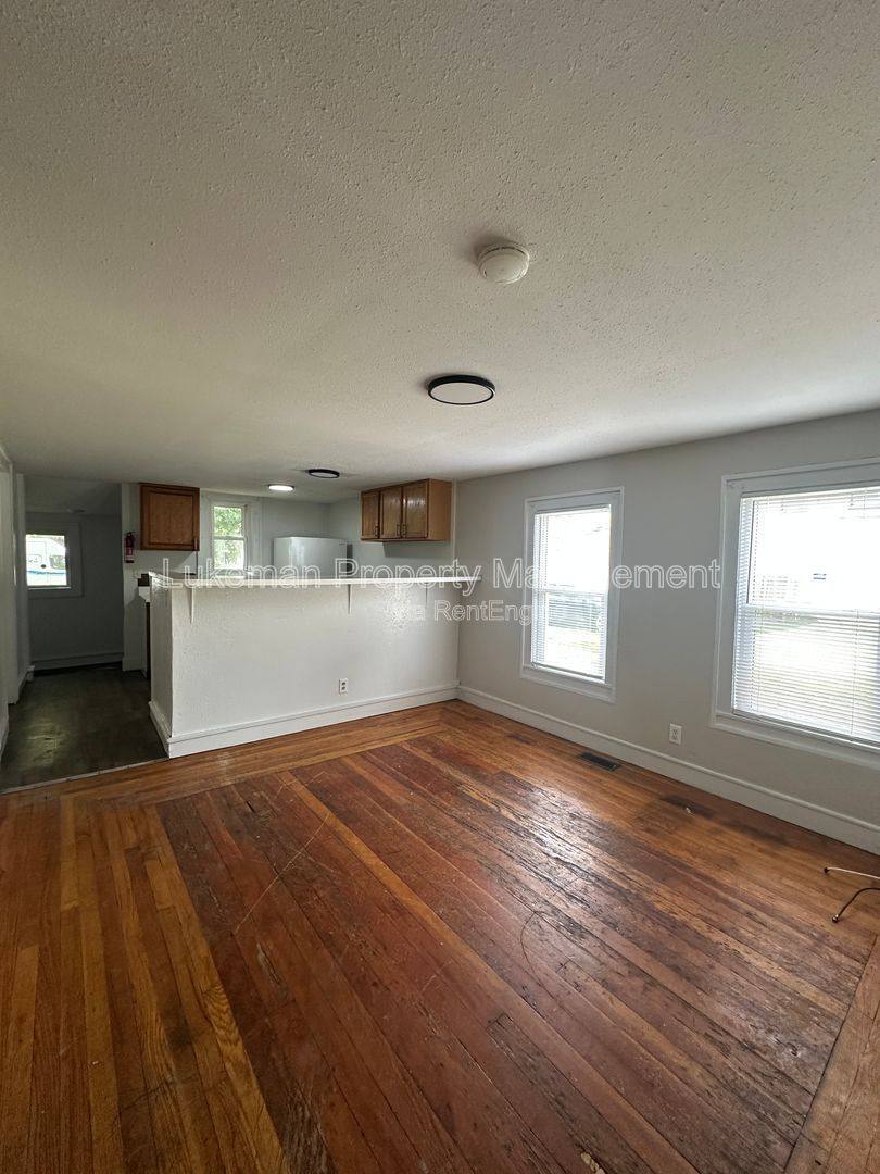 House for rent at 1512 S Burdick St, Kalamazoo, MI 49001