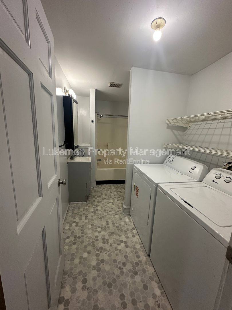 House for rent at 1512 S Burdick St, Kalamazoo, MI 49001