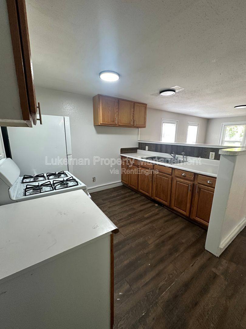 House for rent at 1512 S Burdick St, Kalamazoo, MI 49001