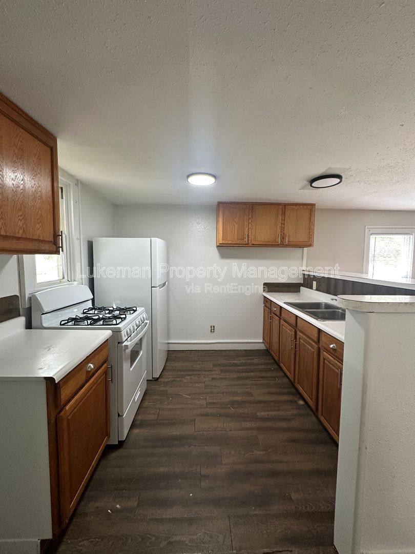 House for rent at 1512 S Burdick St, Kalamazoo, MI 49001