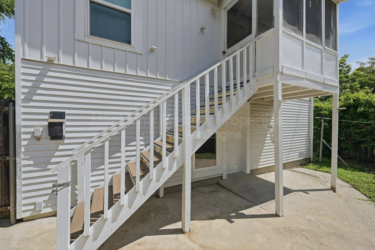 Apartment for rent at 310 S Barrett Ave #101, Denison, TX 75020