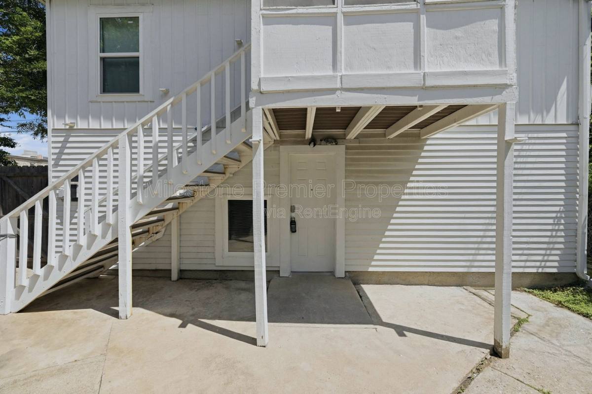 Apartment for rent at 310 S Barrett Ave #101, Denison, TX 75020