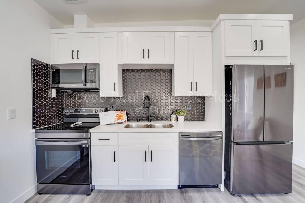 Apartment for rent at 3669 Budd St #3663 3673, San Diego, CA 92111